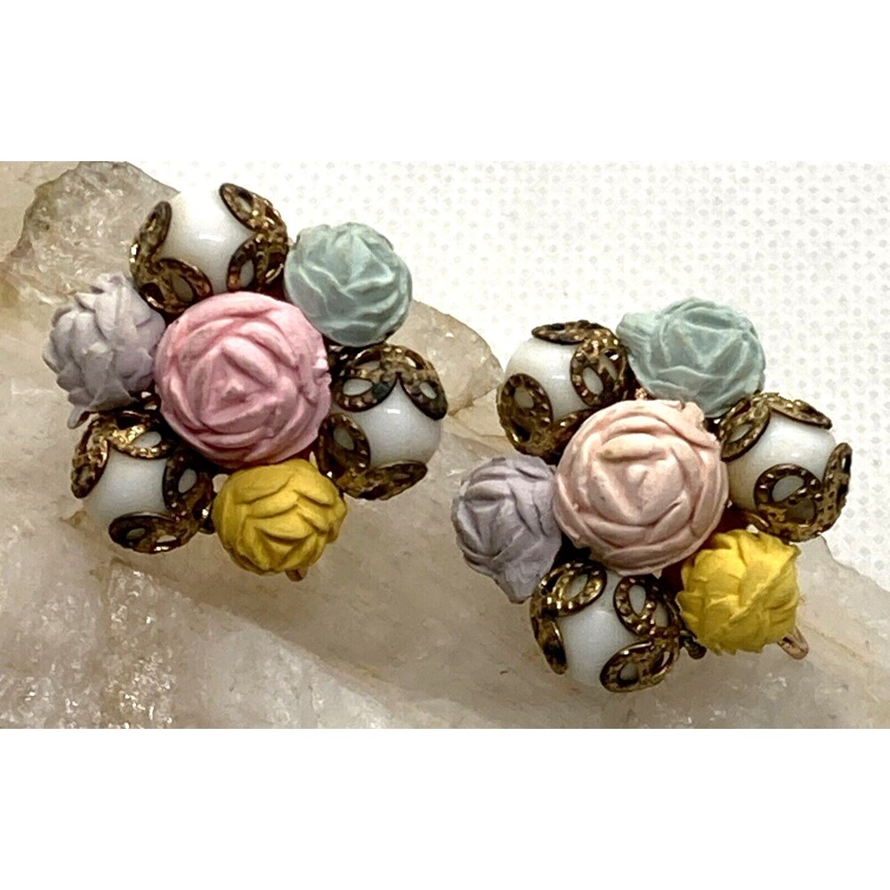 Vintage Gold Tone Pastel Peony Flower Bud Screw Back Earrings‎ Spring Floral